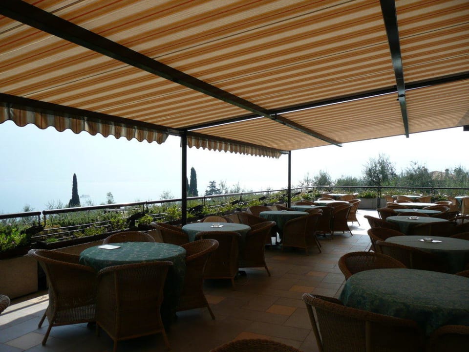 Panorama-Terrasse mit Blick auf den Gardasee Hotel Ilma