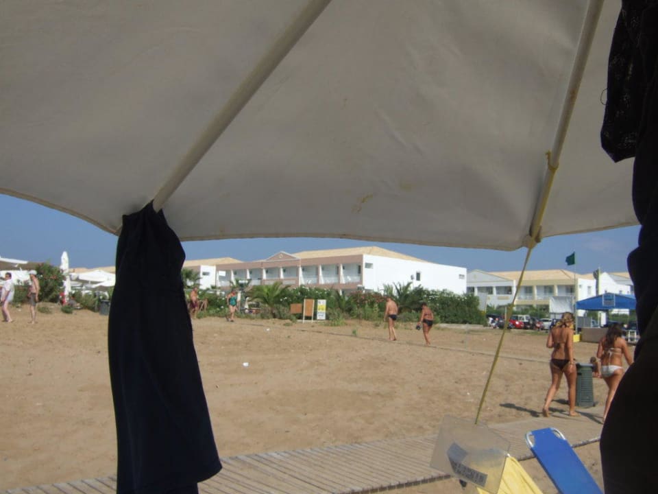 Hotelansicht vom Strand Sandy Beach Resort