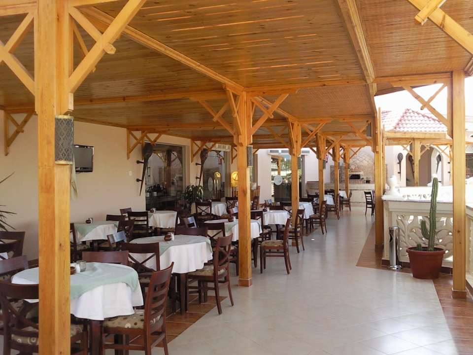 Außensitzbereich Pickalbatros Palace Resort