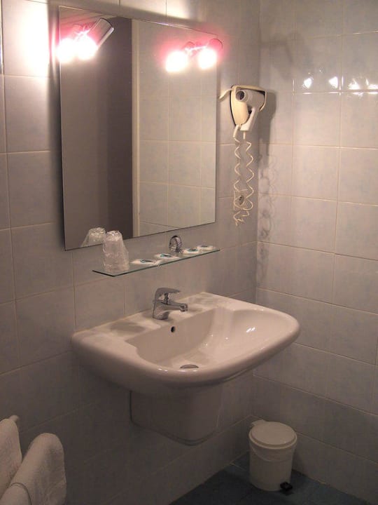 Bad vom Zimmer Nr. 13 Hotel Le Scandola