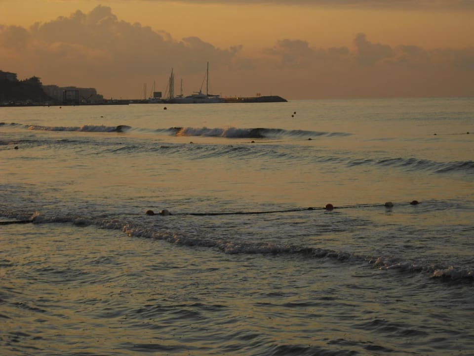 Sonnenaufgang Hotel Sineva Beach