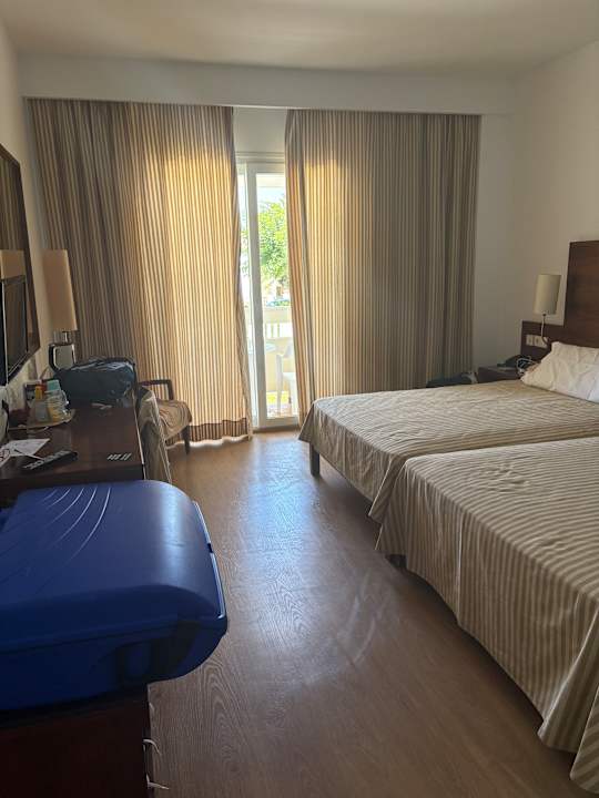 Zimmer Garbi Costa Luz