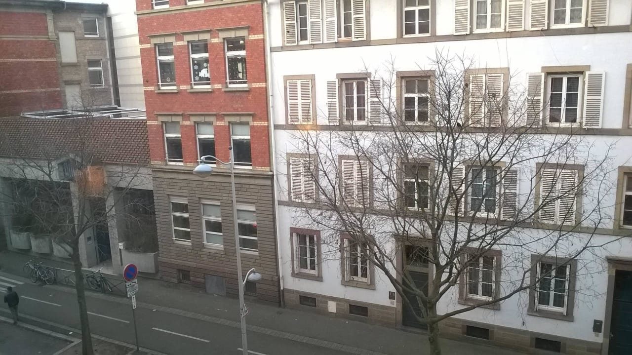 Вид из номера на улицу Hotel Adagio Access Strassbourg Petite France