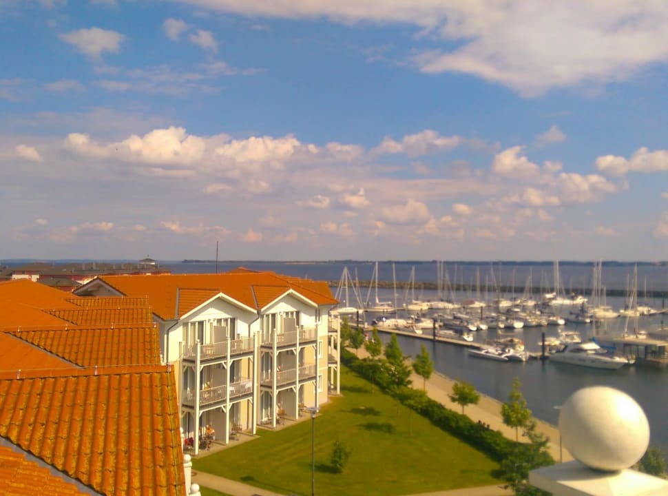 Blick über Hotel und Hafen Richtung Insel Poel Lindner Hotel Boltenhagen, part of JdV by Hyatt