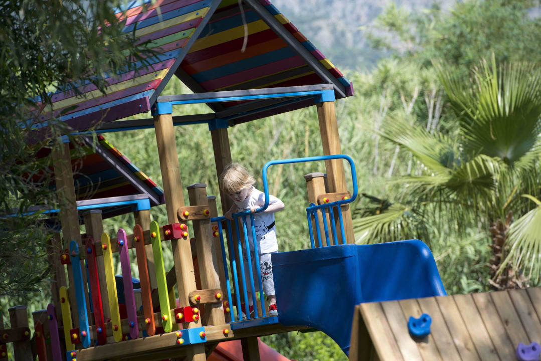 Kids World Armas Gül Beach