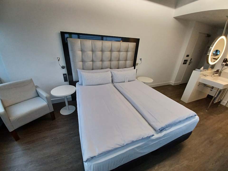 Zimmer INNSiDE by Meliá Düsseldorf Hafen