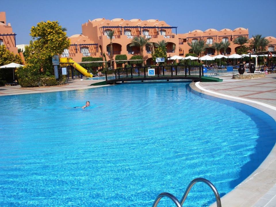 Familypool Jaz Makadi Oasis Resort