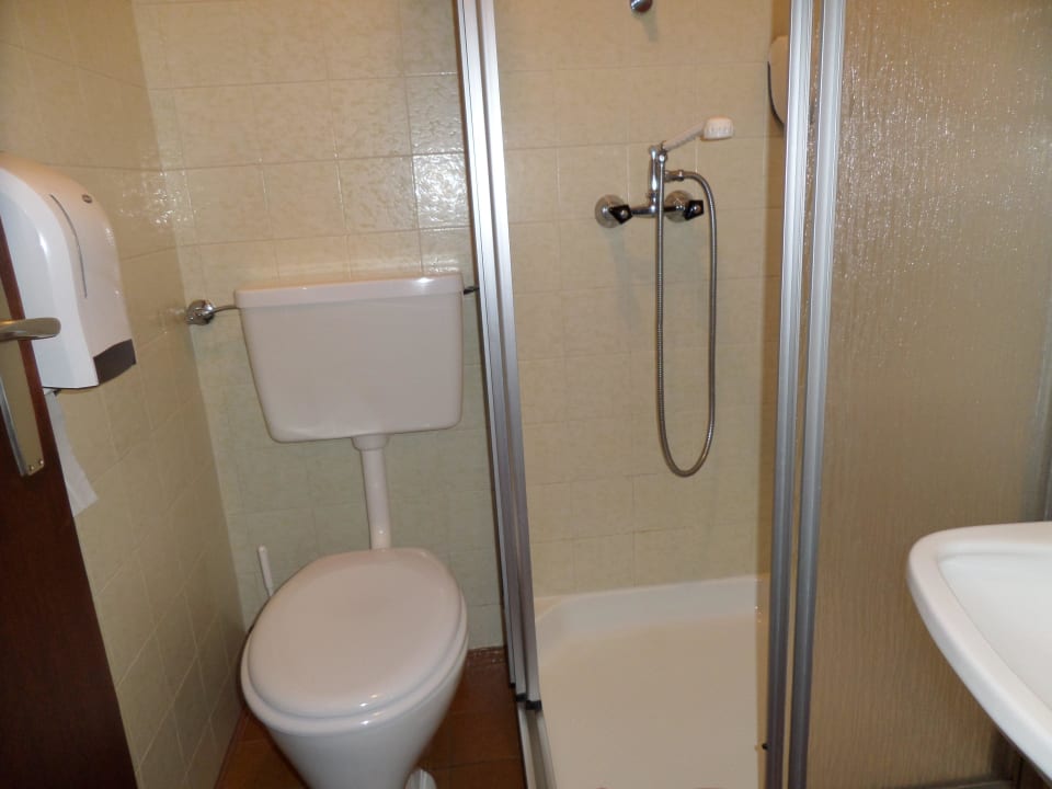 Kleines Badezimmer Gasthof Reinbacher