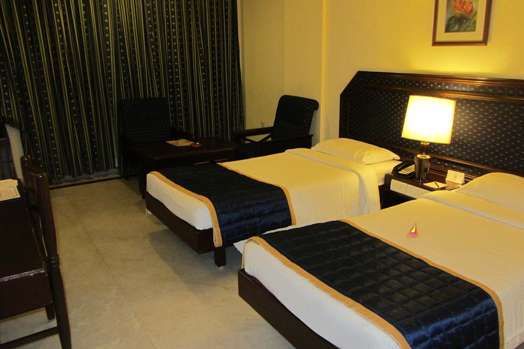 Großes Zimmer Hotel Anandha Inn Pondicherry