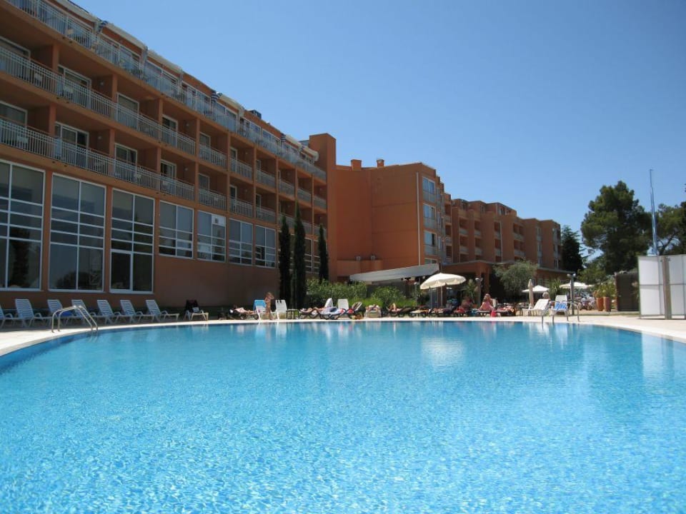 Poolanlage mit Hotel Hotel Umag Plava Laguna