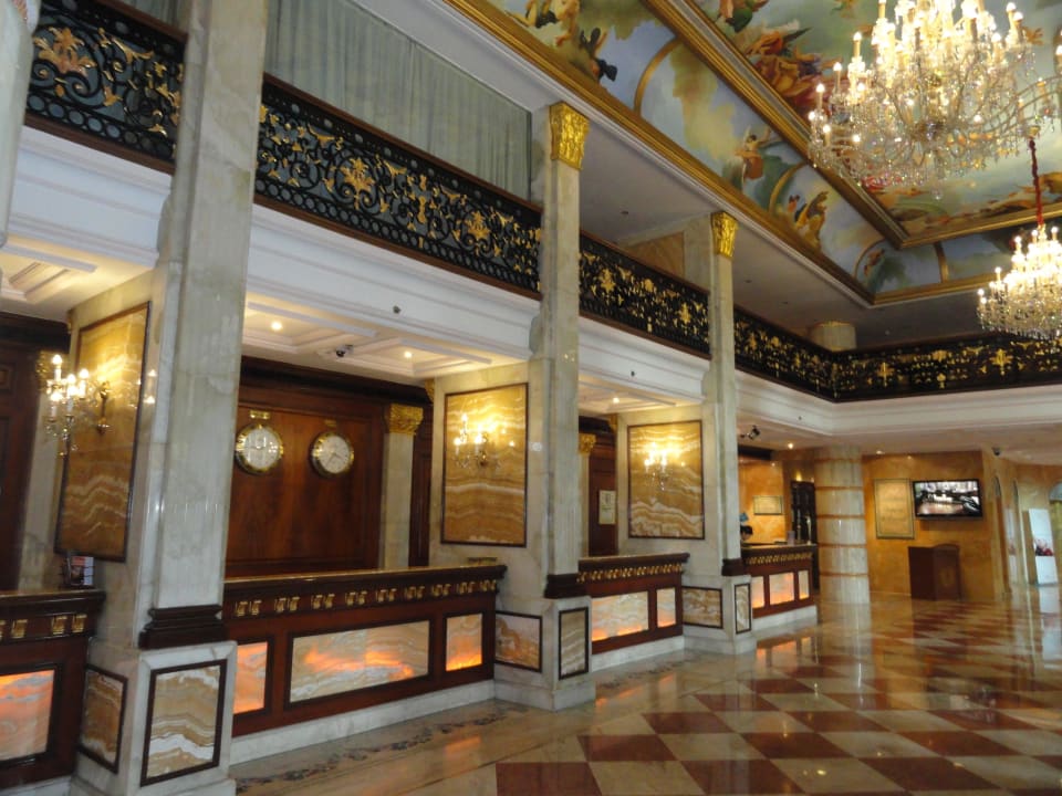 Lobby The Royal Plaza Hotel