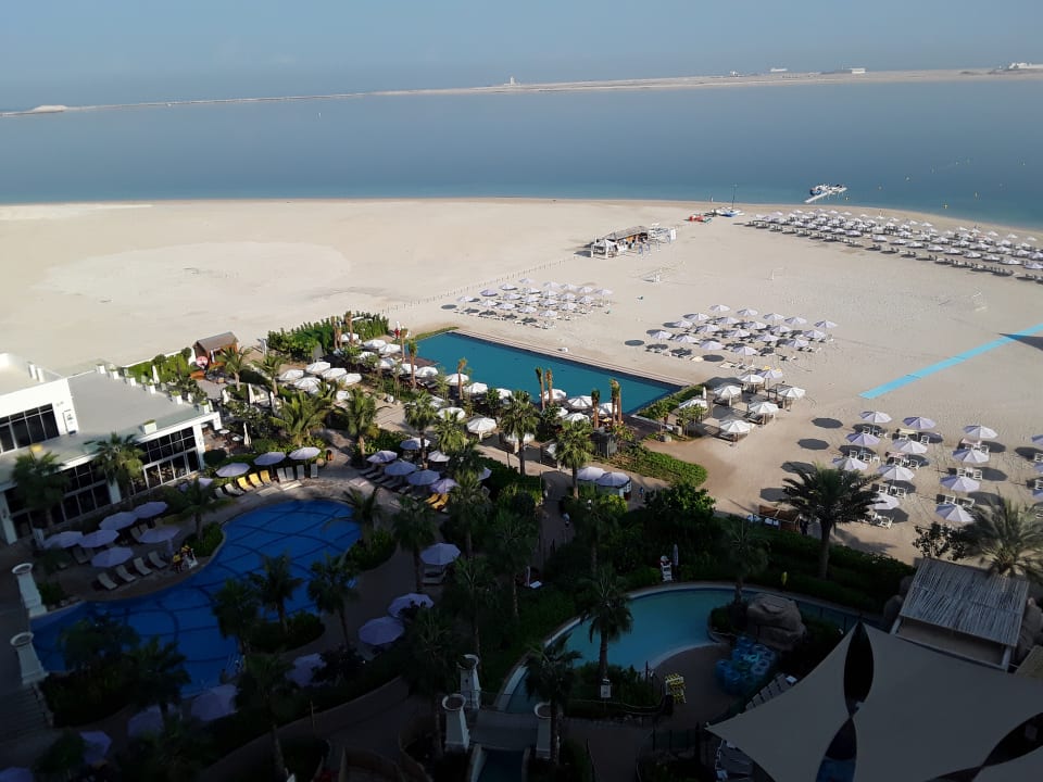 Außenansicht Centara Mirage Beach Resort Dubai - A World of Family Fun