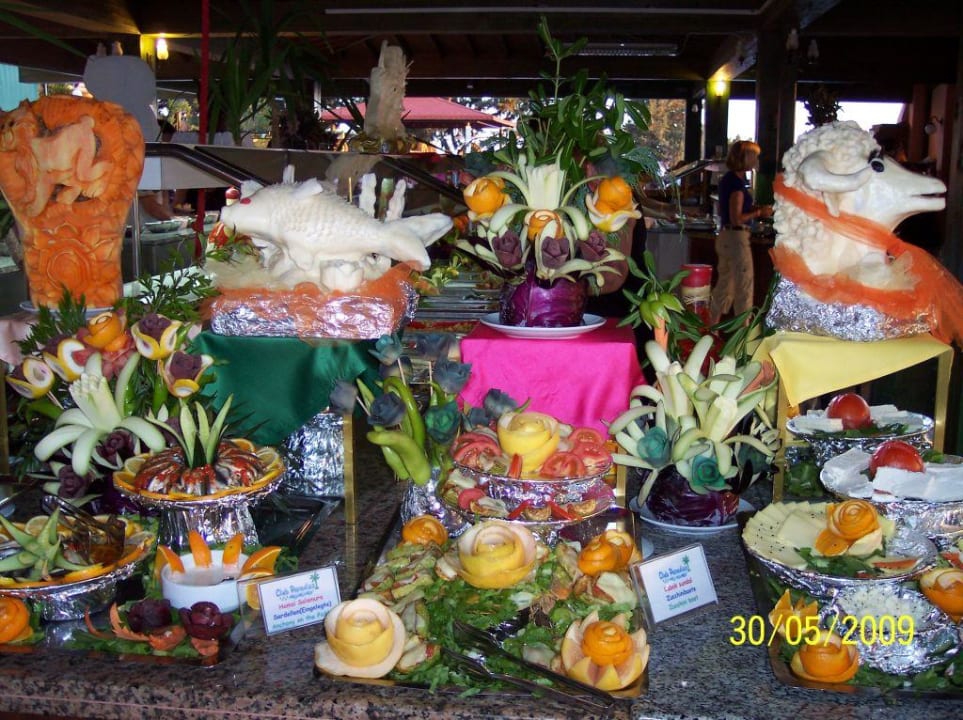 Kaltes Buffet beim Abendessen Hotel Club Paradiso