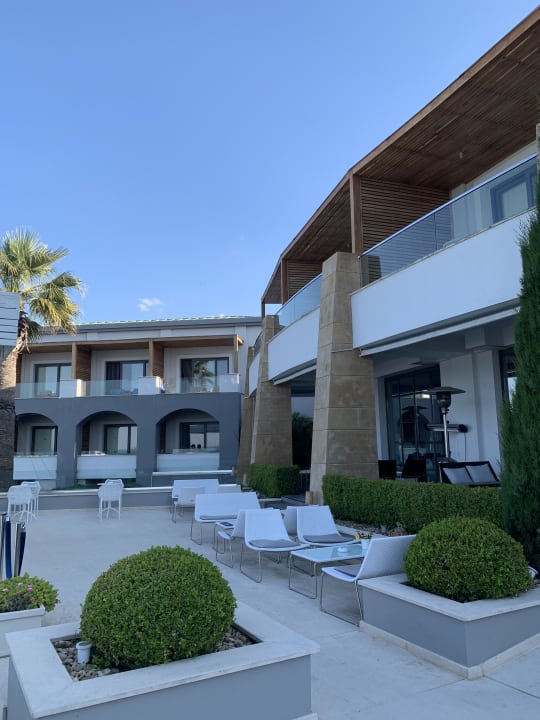 Außenansicht Cavo Olympo Luxury Hotel