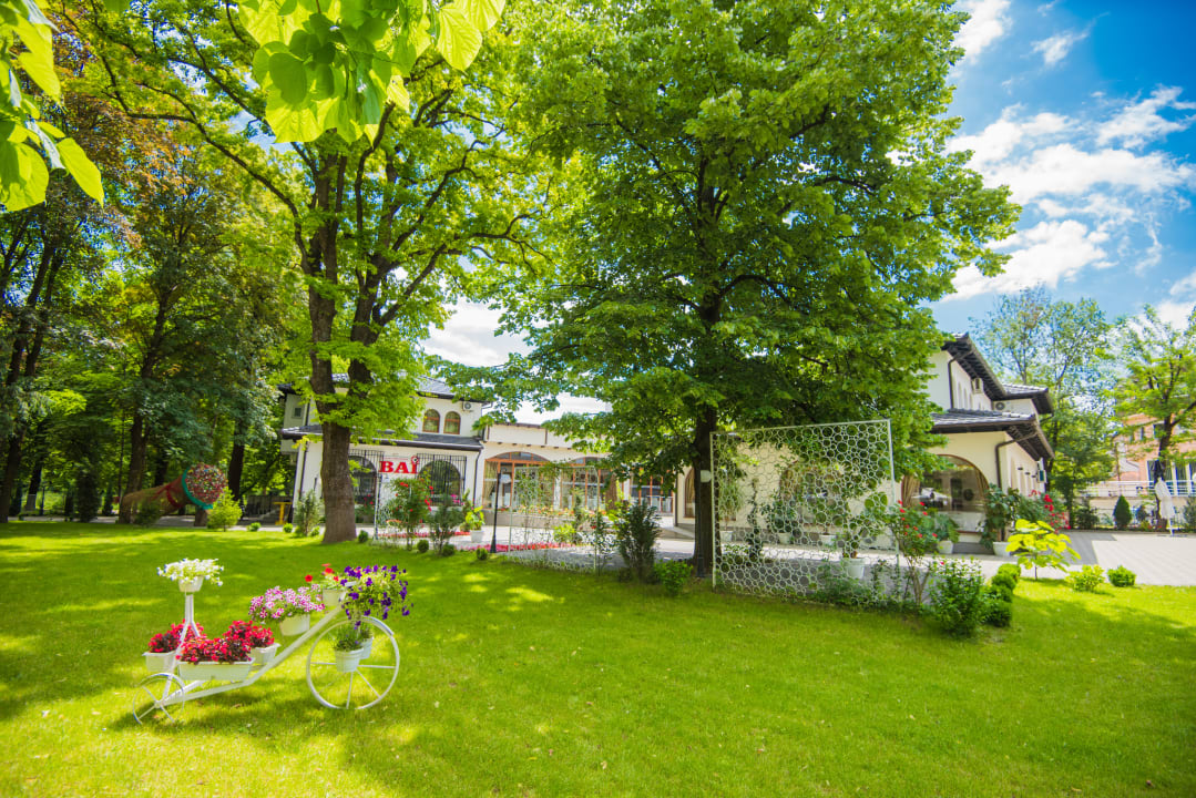 Gartenanlage Hotel Camp Karagaq