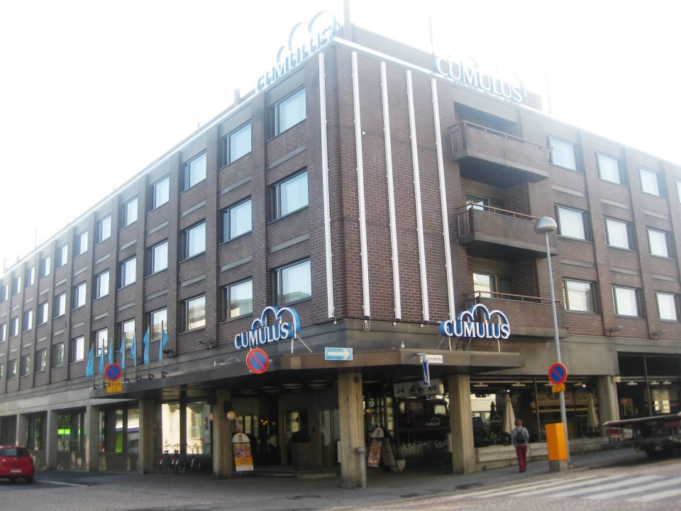 Straßenseite Scandic Oulu Station
