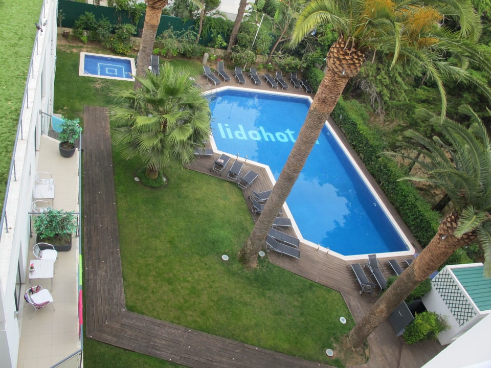 Kaltes Wasser in Juni Hotel Lido