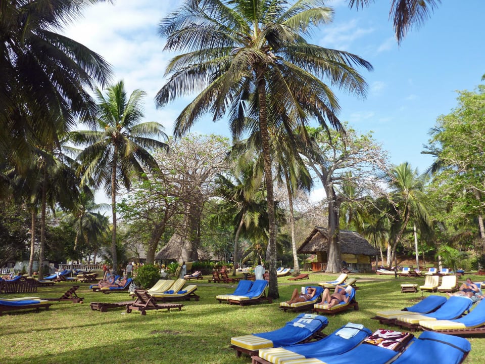 Genügend Schattenplätze sind vorhanden Hotel Papillon Lagoon Reef