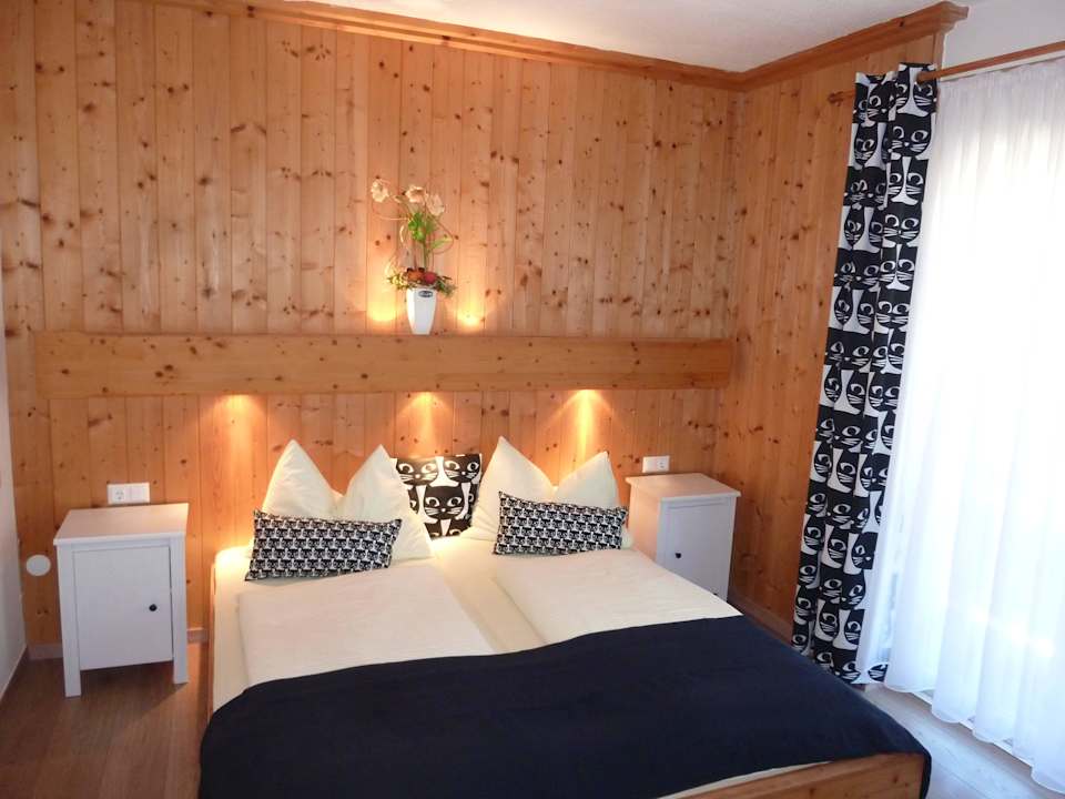 Schlafzimmer A ALPINA Appartements Mallnitz