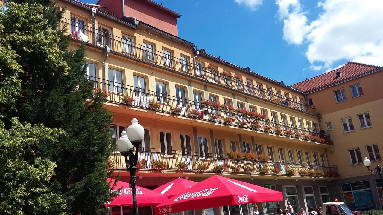 Budynek Domu Zdrojowego Sanatorium Uzdrowisko Cieplice