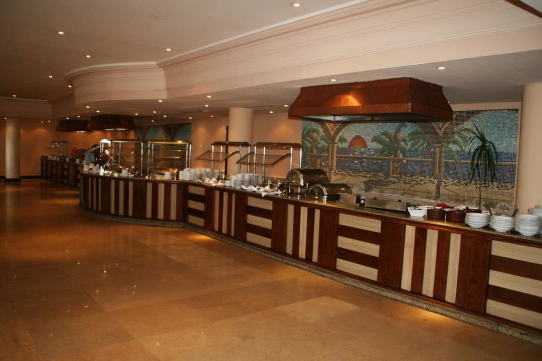 6 continents restaurant Pyramisa Beach Resort Sahl Hasheesh