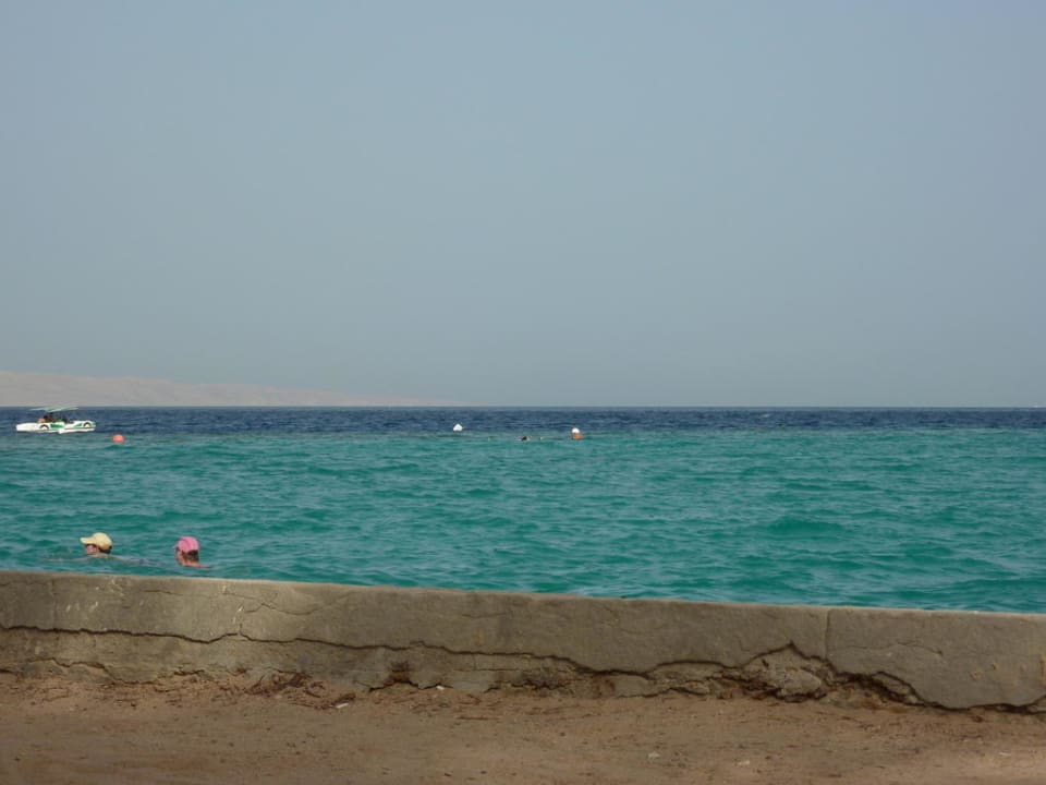 Traumhaftes Wasser Arabia Azur Resort