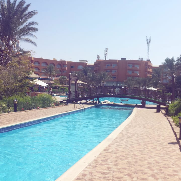 Blick auf das Haupthaus  Golden Beach Resort