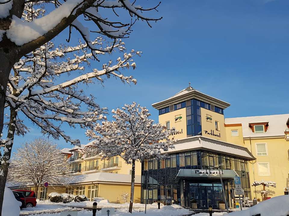 Außenansicht Parkhotel Weiskirchen