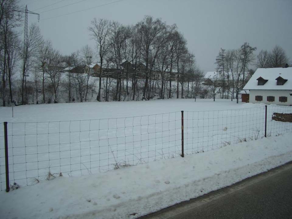 Rechts vom Hotel Landhotel Hallnberg