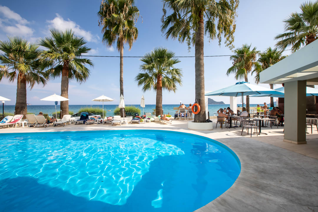 Pool Cameo Beach Resort