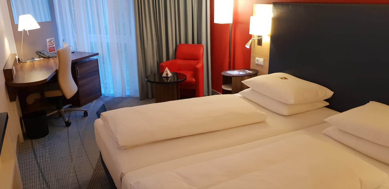 Zimmer H+ Hotel Köln Brühl
