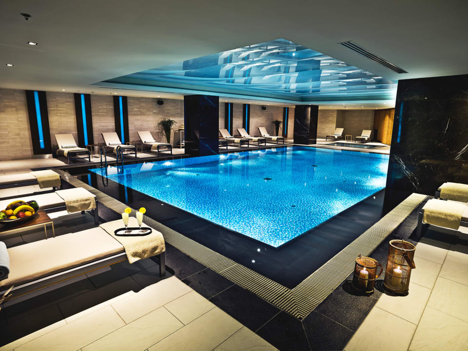 Indoor Pool Ramada Plaza Hotel Istanbul Tekstilkent