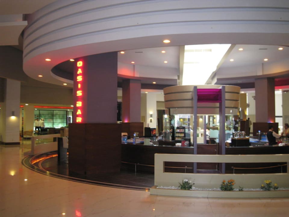 Oasis Bar Limak Lara Deluxe Hotel & Resort