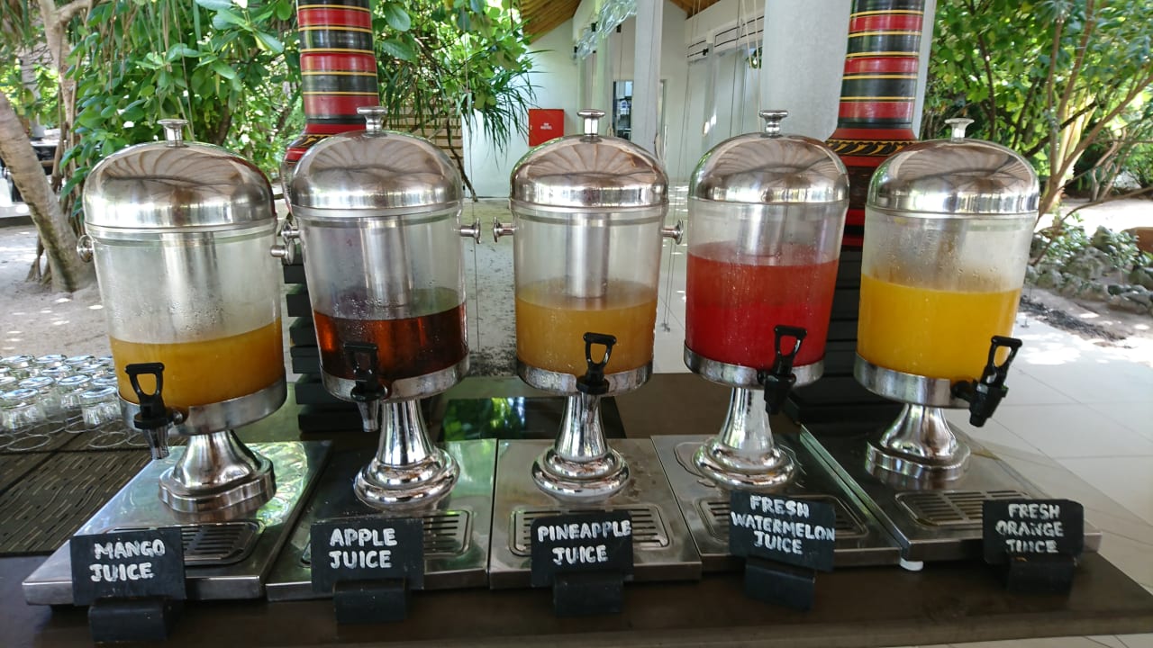 Amaya Food Büffet - Frische Juice - Säfte NH Collection Maldives Havodda Resort