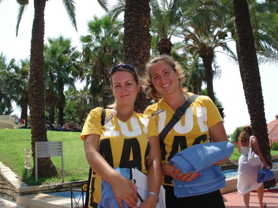 2 der tollen Kidsanimateurinnen Monachus Family Resort Sorgun