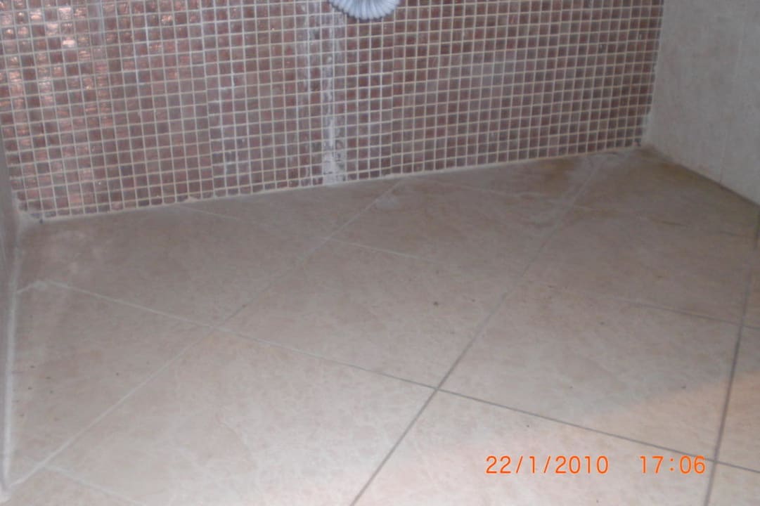 So schaut's unter dem Waschbecken aus. Crystal Prestige Elite
