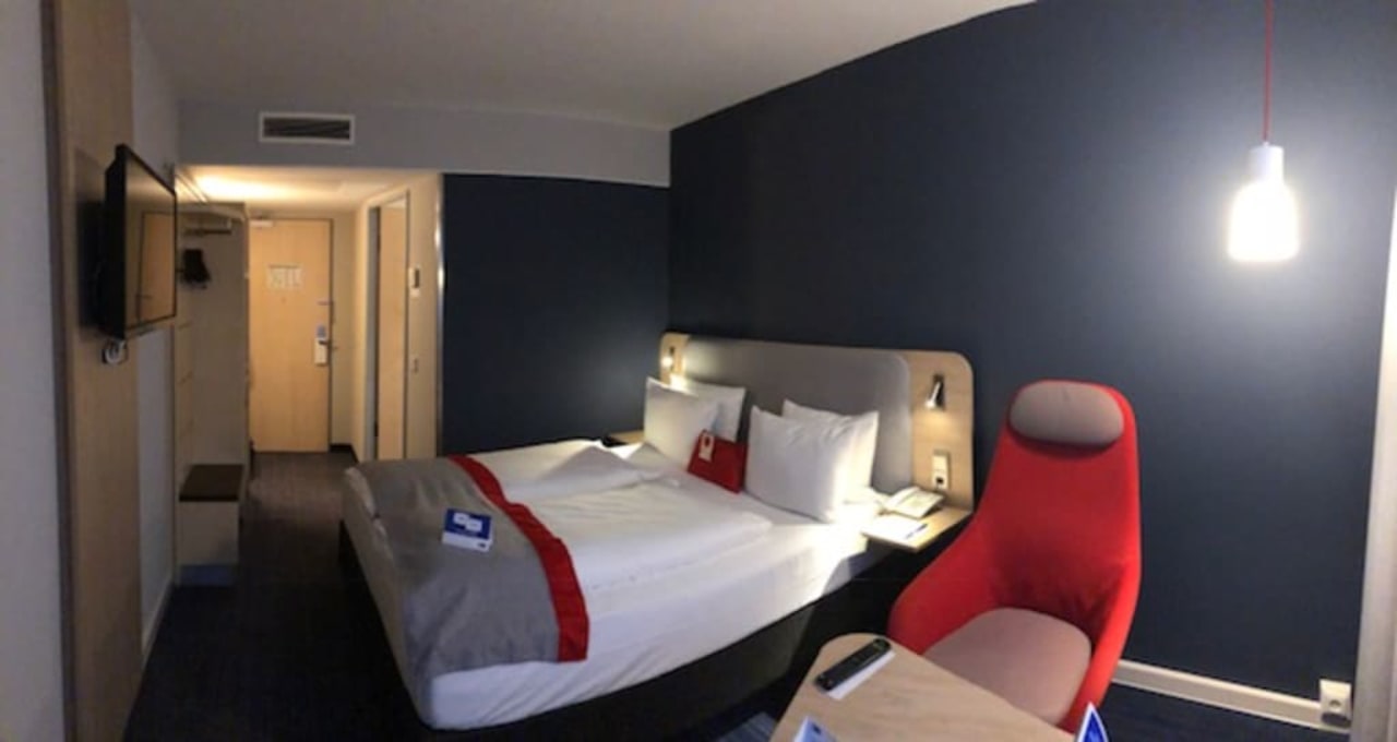 Całe urządzenie pokoju Holiday Inn Express Berlin City Center