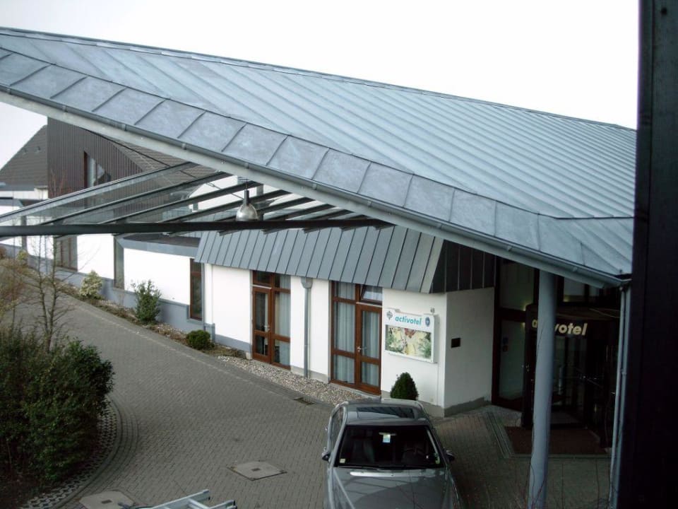 Außenansicht des Hotels/Eingang Trans World Hotel Kranichhöhe