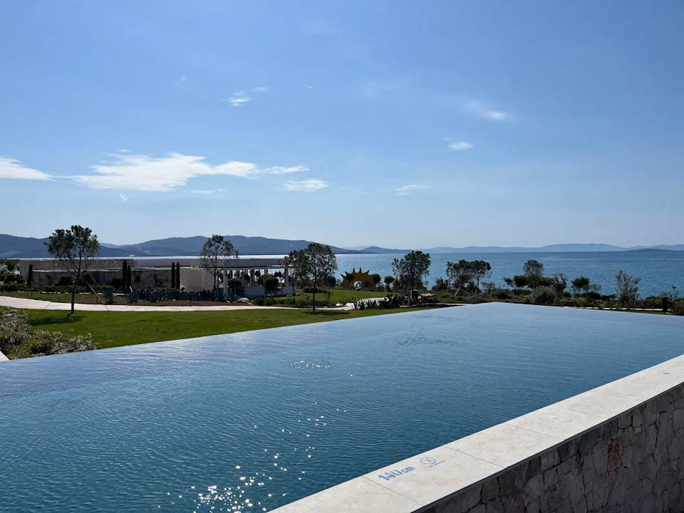 Pool Anda Barut Collection