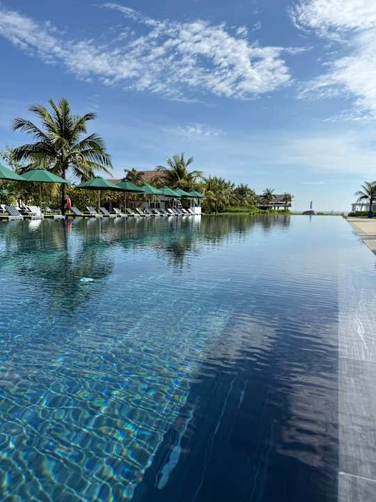 Pool ROBINSON NAM HOI AN