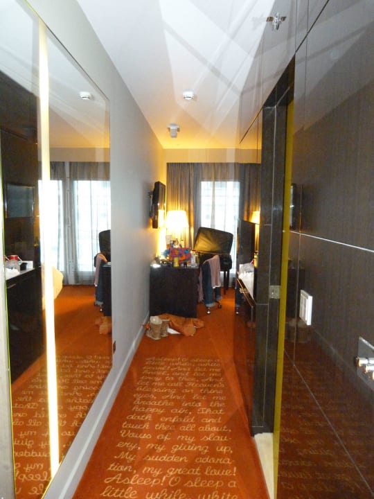 Durchgang zum Schlafbereich Park Plaza Westminster Bridge London