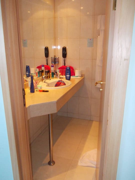 2014 Paradise Beach Hotel