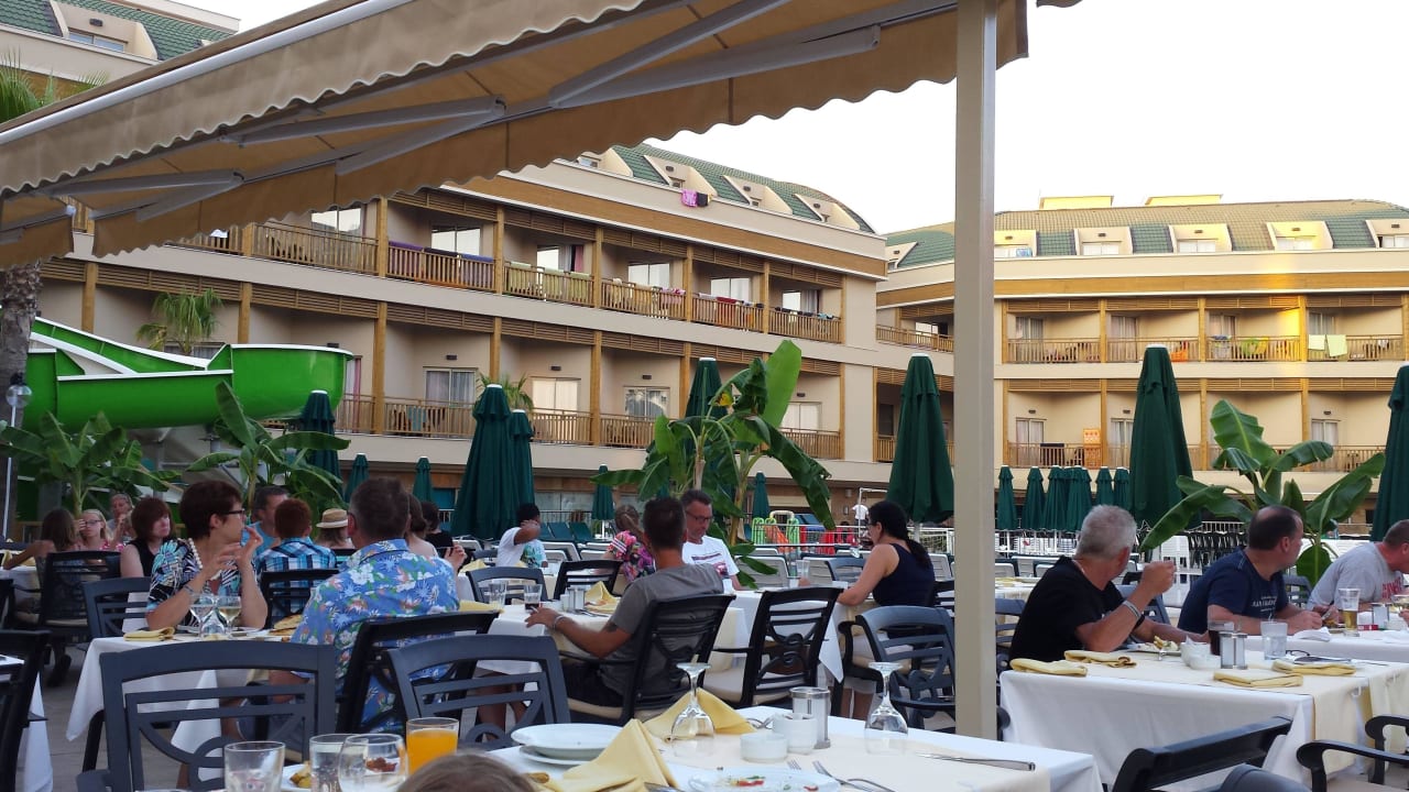 Restaurant aussen Can Garden Resort