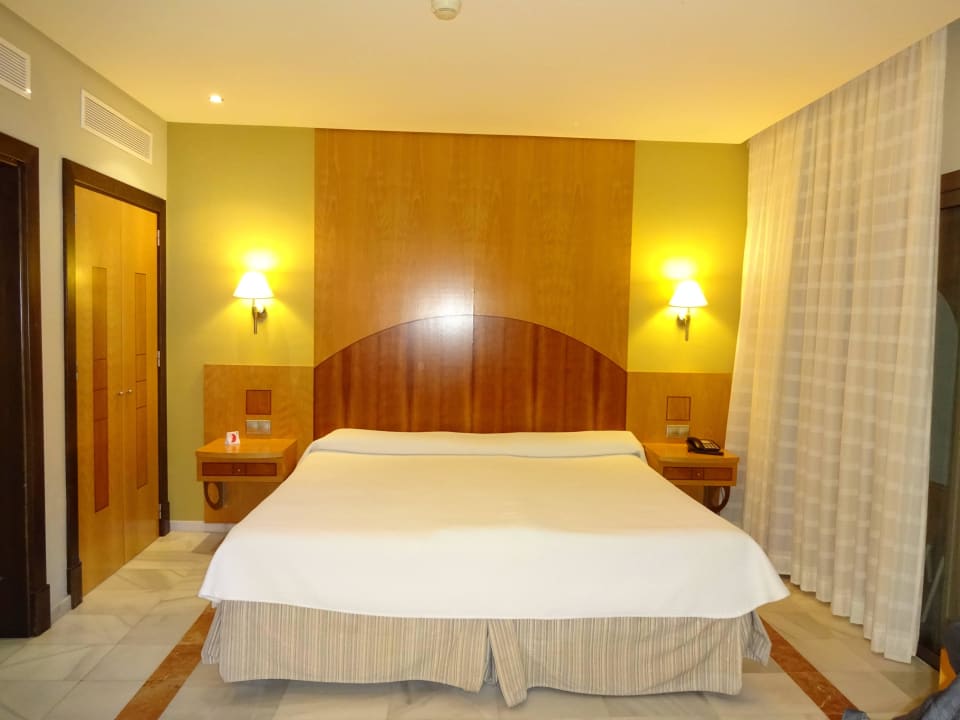 Bett-Royol-Suite R2 Pajara Beach