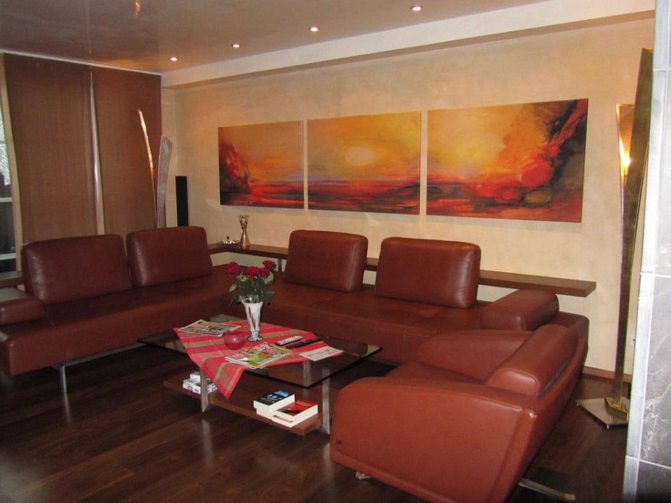 Wohnzimmer Bernstein Suite Wellnesshotel ...liebes Rot-Flüh