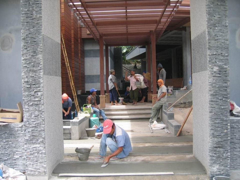 Im Eingangsbereich wird noch gearbeitet Hotel Peach Blossom