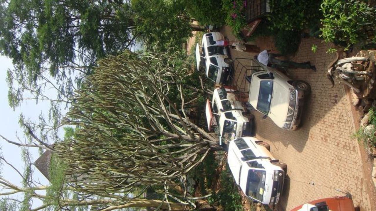 Подъезд к отелю Taita Hills Safari Resort & Spa