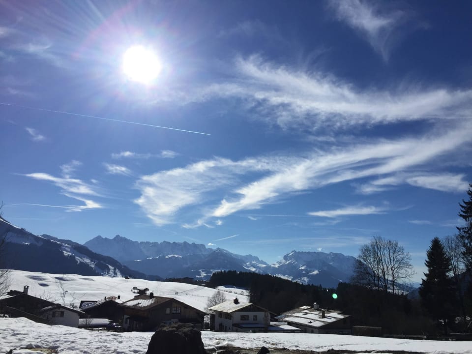 Der Wilde Kaiser von unserem Balkon betrachtet Wohlfühlresort Peternhof