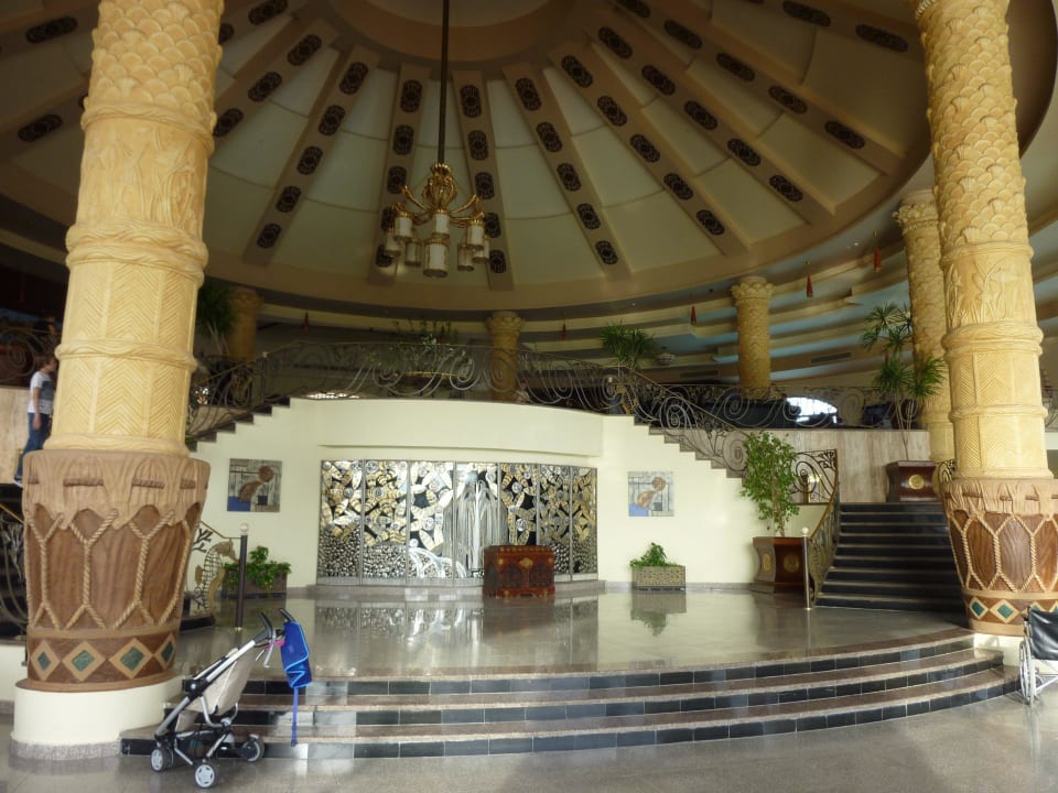 Hoch zur Lobby Pickalbatros Jungle Aqua Park Resort - Neverland Hurghada