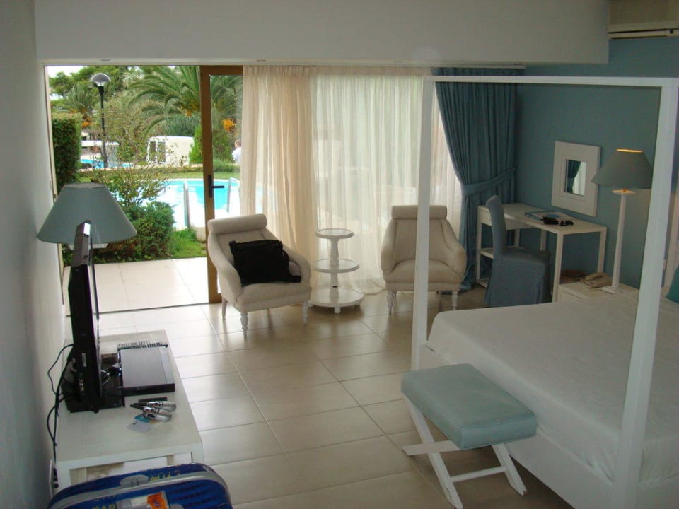 Privatpool-Suite Sani Club